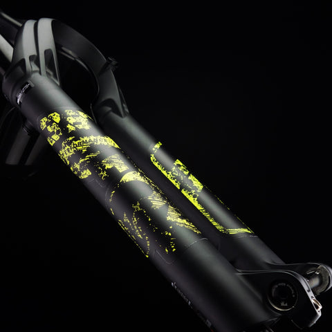 36/38 PERFORMANCE WORN BEATEN